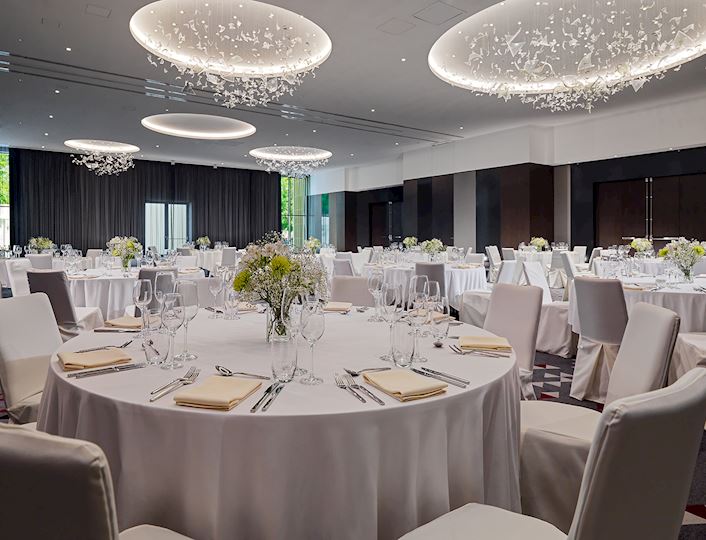 დაგეგმეთ თქვენი ღონისძიება მე-10 სართულზე რათა თქვენი ბიზნეს შეხვედრა უფრო სასიამოვნო გახდეს თბილისის ულამაზესი ხედის ფონზე