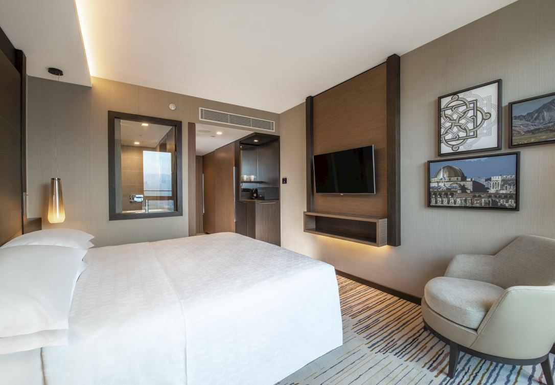 დატკბით ქალაქის ულამაზესი ხედებით სასტუმროს ოთახებიდან